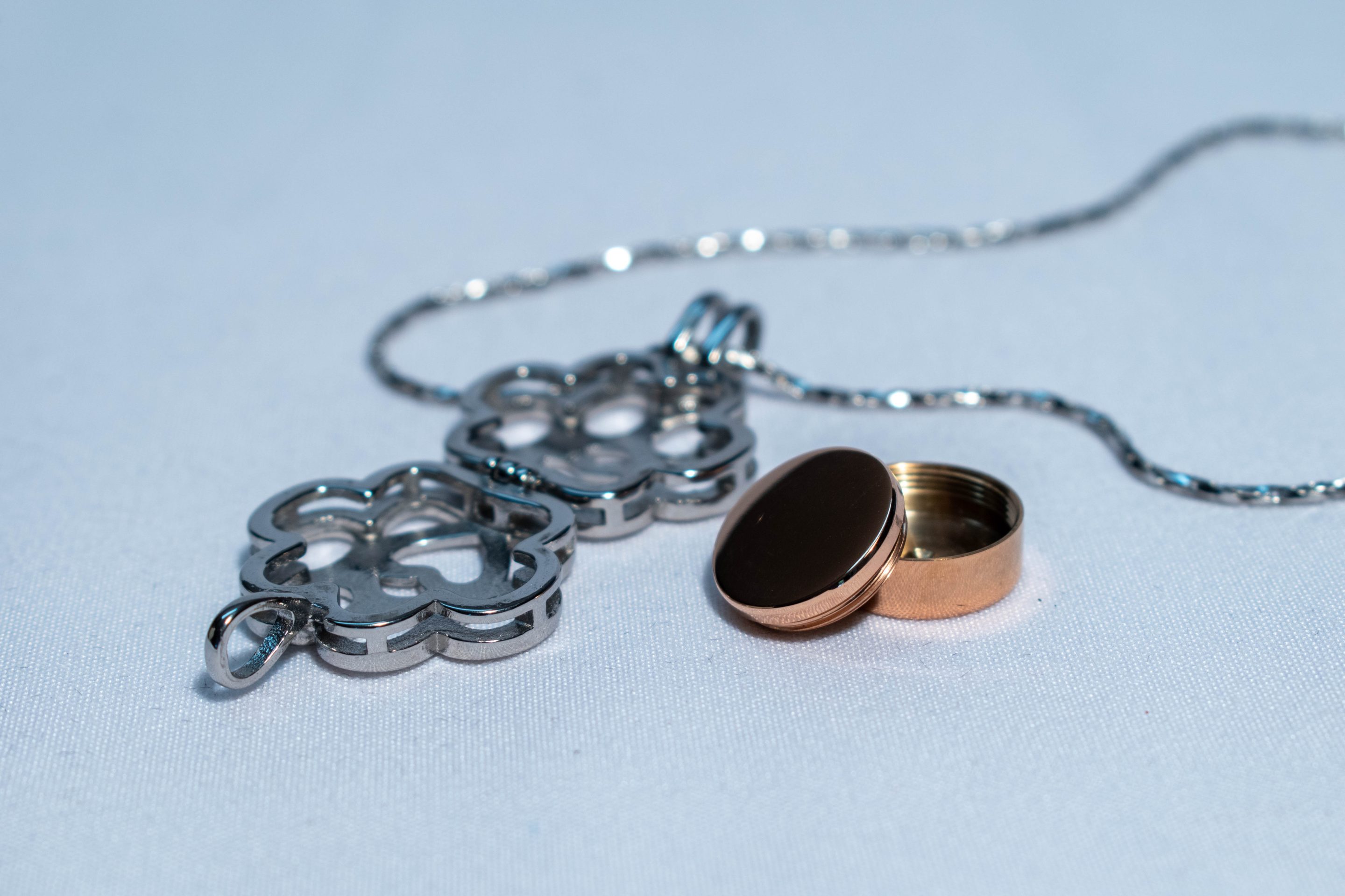 Paw Print Cage Pendant - Image 7